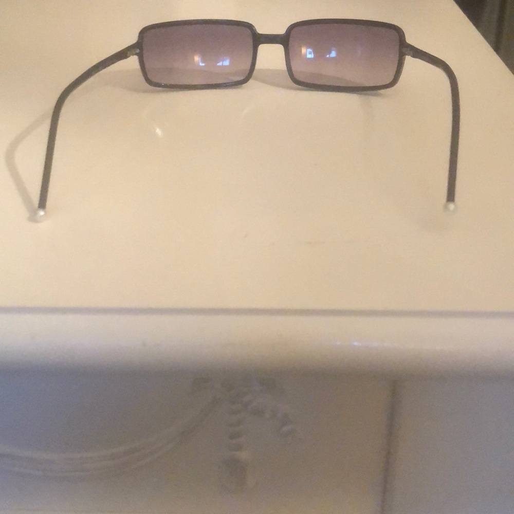 CHANEL-VERY PRETTY DAINTY THIN FRAME SUNGLASSES - Picture 3 of 10